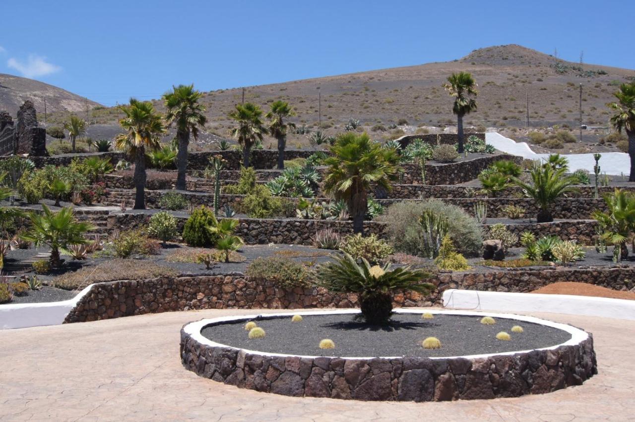Castillo Lanzarote Villa Sophie - Luxury Villa -Sleep In A Volcanic Cave With Heated Pool Тиас Экстерьер фото