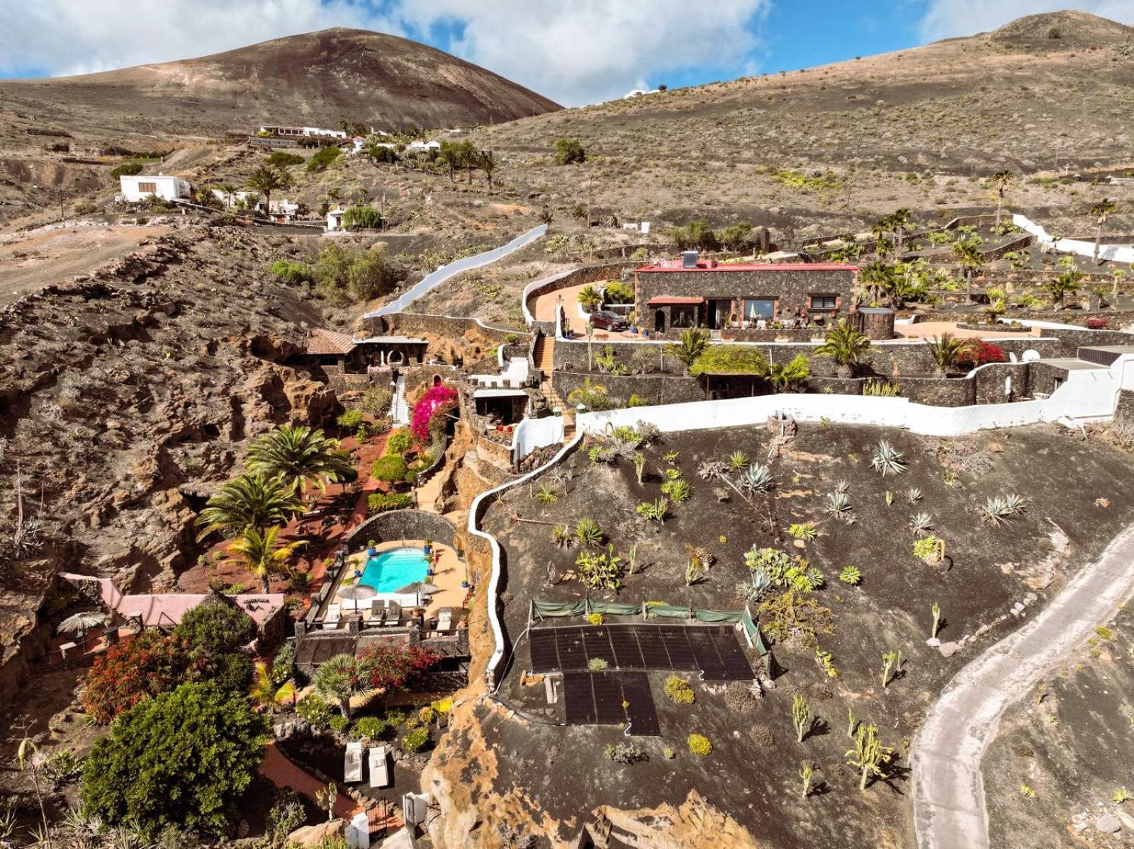 Castillo Lanzarote Villa Sophie - Luxury Villa -Sleep In A Volcanic Cave With Heated Pool Тиас Экстерьер фото