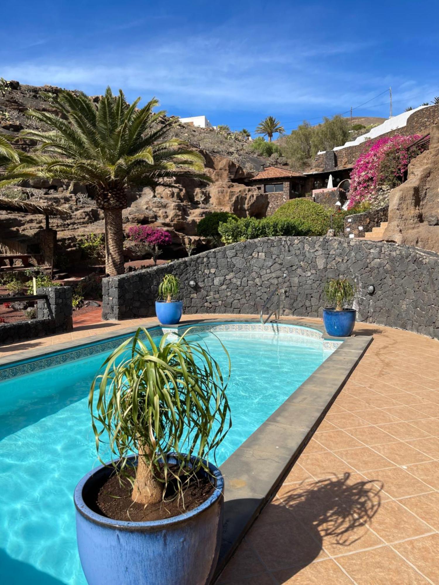 Castillo Lanzarote Villa Sophie - Luxury Villa -Sleep In A Volcanic Cave With Heated Pool Тиас Экстерьер фото