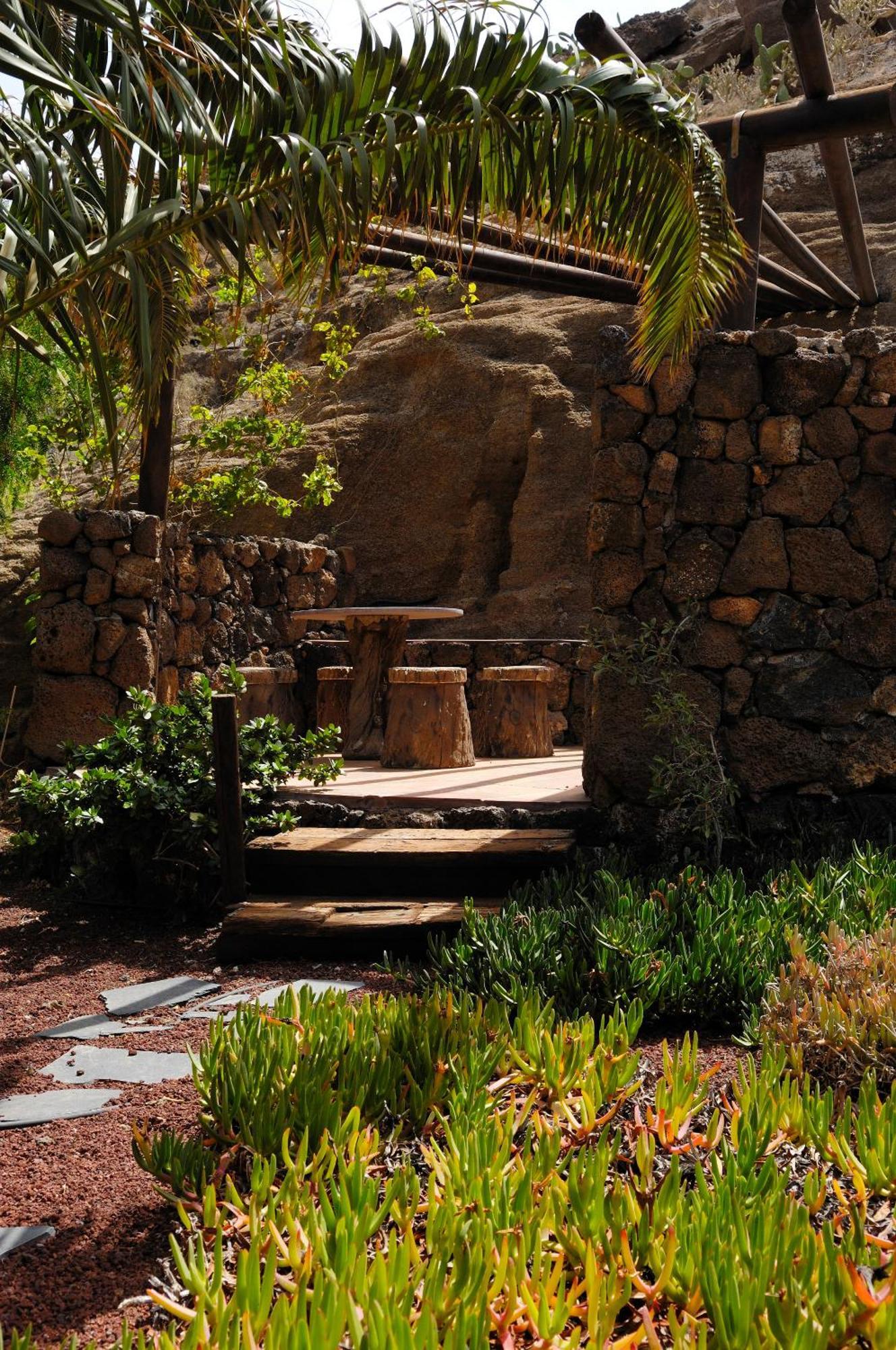 Castillo Lanzarote Villa Sophie - Luxury Villa -Sleep In A Volcanic Cave With Heated Pool Тиас Экстерьер фото