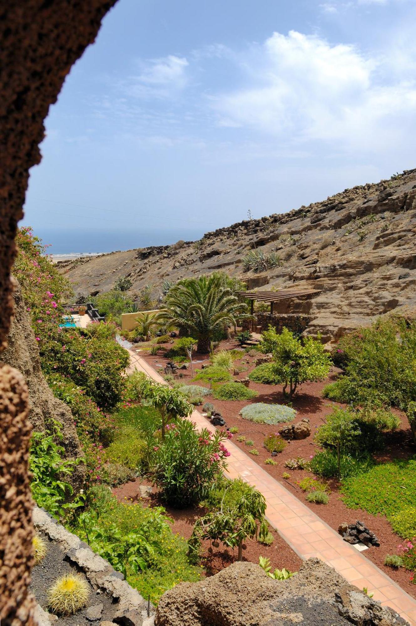 Castillo Lanzarote Villa Sophie - Luxury Villa -Sleep In A Volcanic Cave With Heated Pool Тиас Экстерьер фото